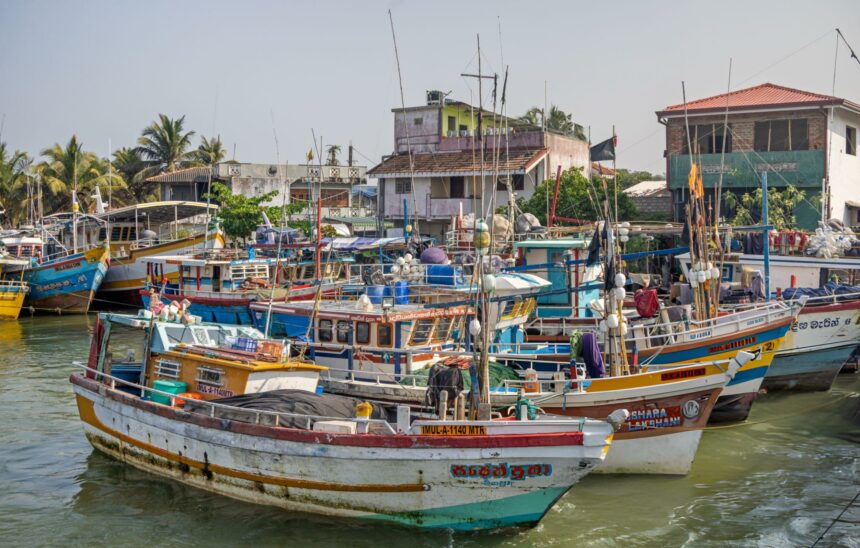 fishing-boat-caught-by-navy-while-transporting-illegal-drugs
