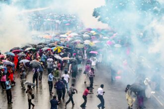 sri-lanka-teachers-protested-at-colombo