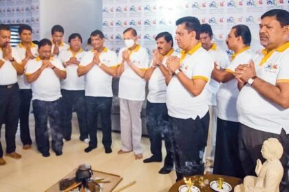 political-party-led-by-dalas-alahapperuma-joined-sjb-sri-lanka