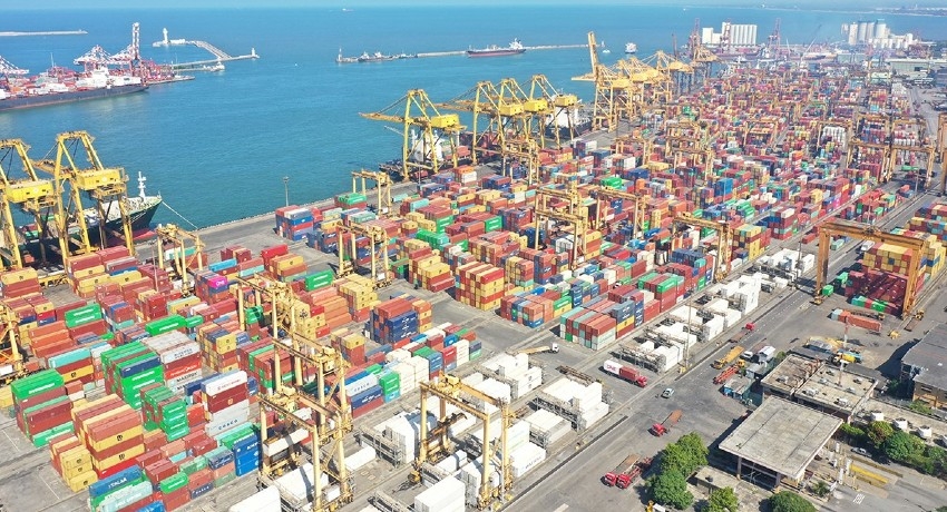 Program has been prepared over the weekend to release the more than 5000 containers piled up due to the customs strike.